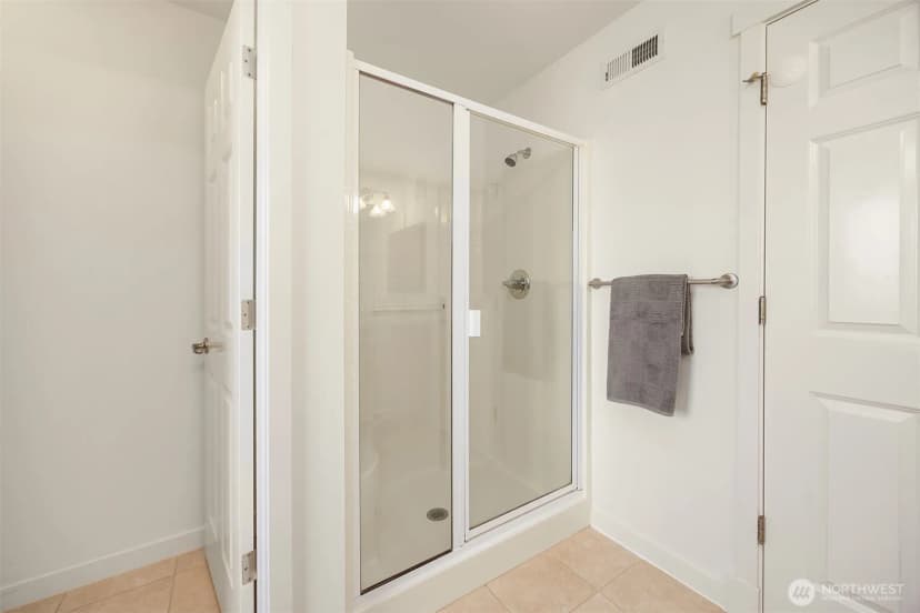 Property photo for 1906 Juneberry Court Ne ##1906, Issaquah photo 29