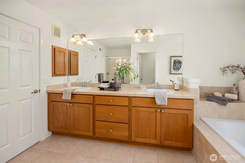 Property photo for 1906 Juneberry Court Ne ##1906, Issaquah photo 27