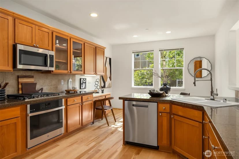 Property photo for 1906 Juneberry Court Ne ##1906, Issaquah photo 8