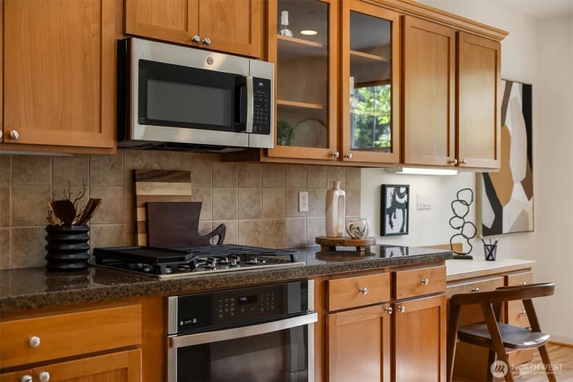 Property photo for 1906 Juneberry Court Ne ##1906, Issaquah photo 9