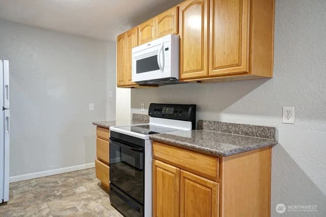 Property photo for 15409 9th Avenue Sw, Burien photo 2
