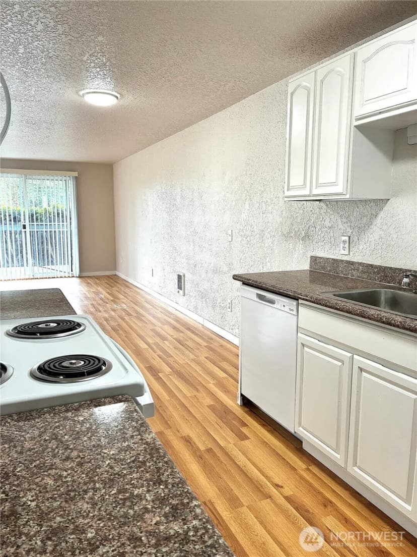 Property photo for 15409 9th Avenue Sw, Burien photo 17