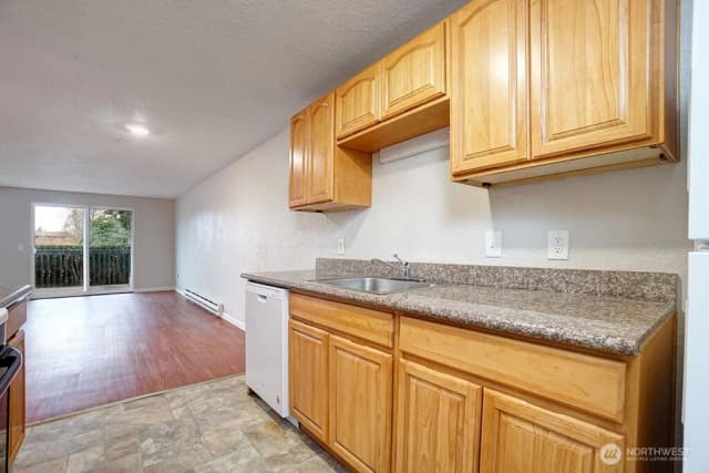 Property photo for 15409 9th Avenue Sw, Burien photo 5