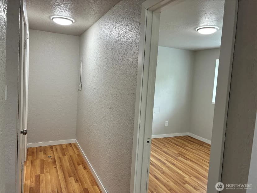 Property photo for 15409 9th Avenue Sw, Burien photo 24