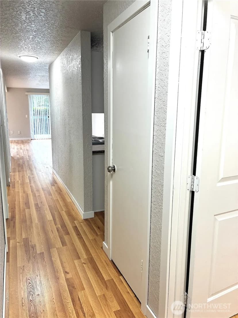 Property photo for 15409 9th Avenue Sw, Burien photo 29