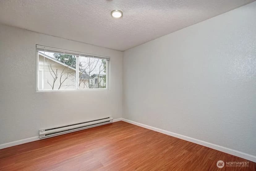 Property photo for 15409 9th Avenue Sw, Burien photo 11
