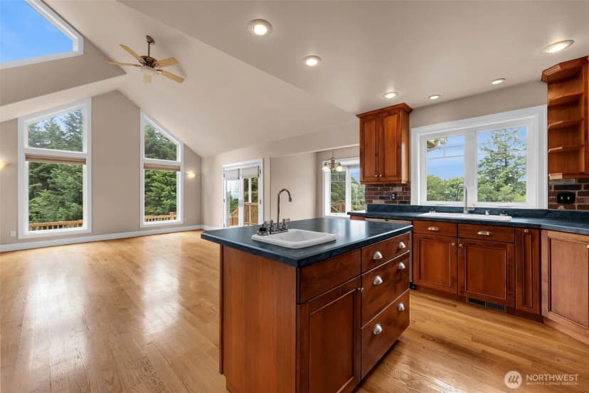 Property photo for 166 Riverscape Road, Kalama photo 2