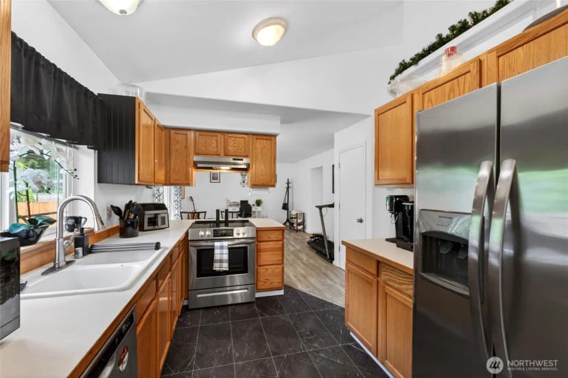 Property photo for 700 Kelsey Lane E, Eatonville photo 11