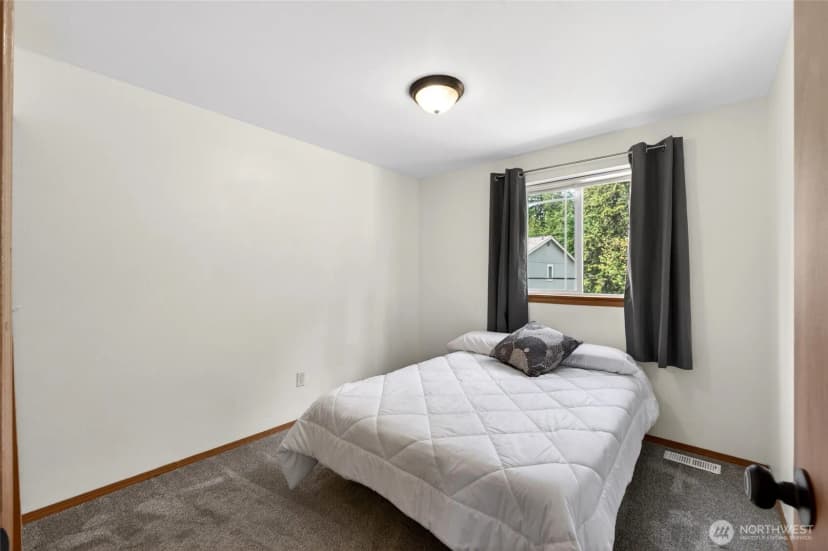 Property photo for 700 Kelsey Lane E, Eatonville photo 18