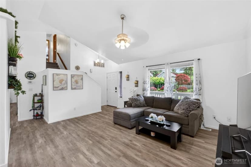 Property photo for 700 Kelsey Lane E, Eatonville photo 9