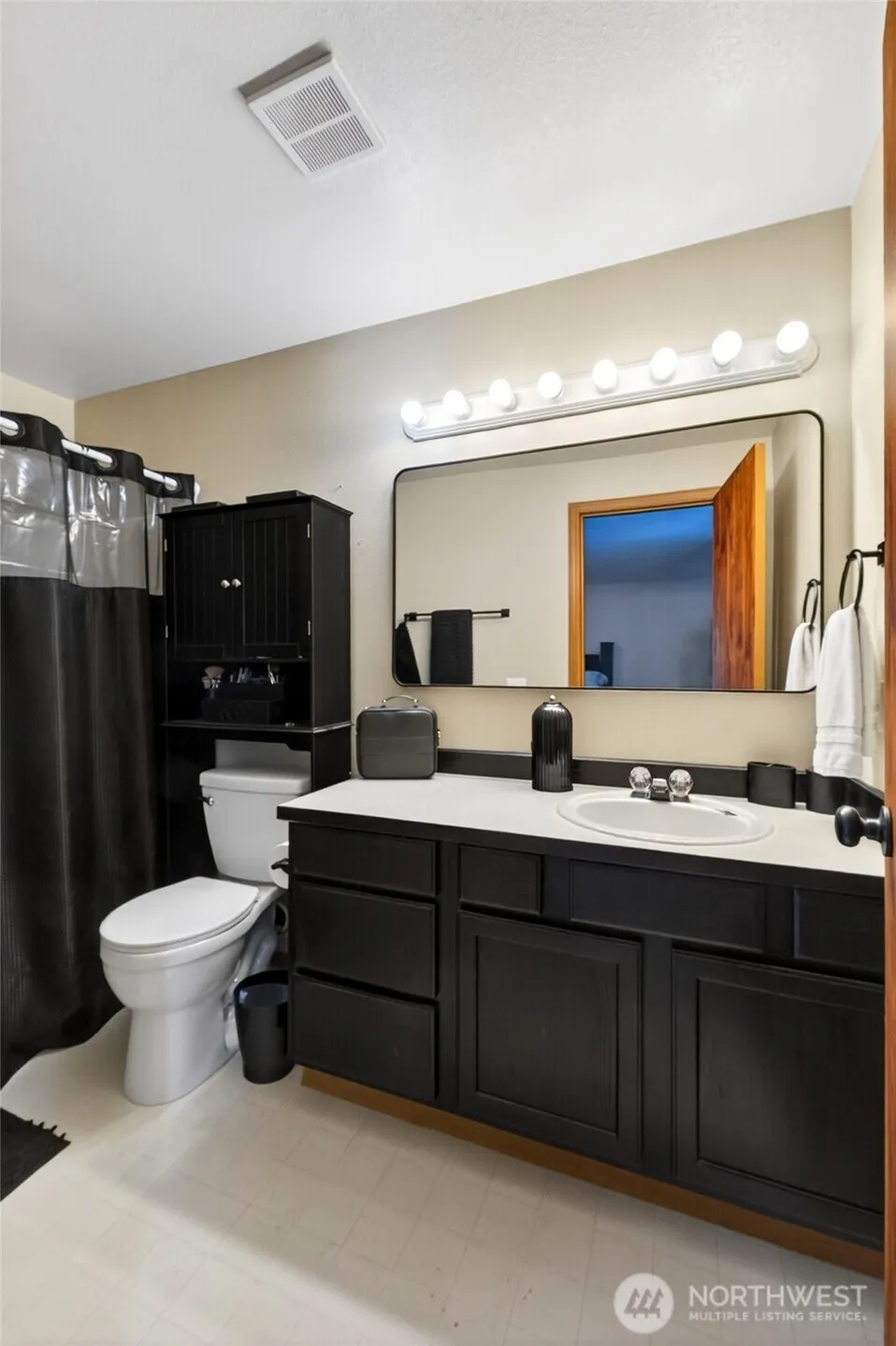 Property photo for 700 Kelsey Lane E, Eatonville photo 22