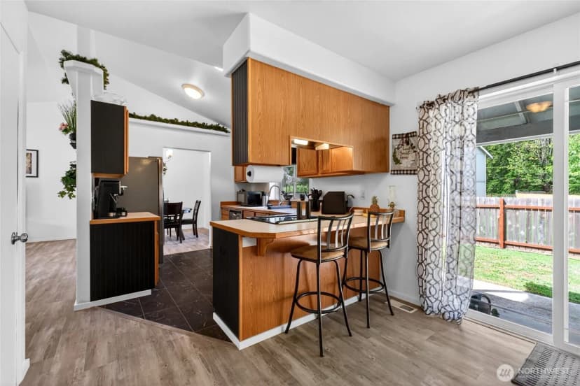 Property photo for 700 Kelsey Lane E, Eatonville photo 15