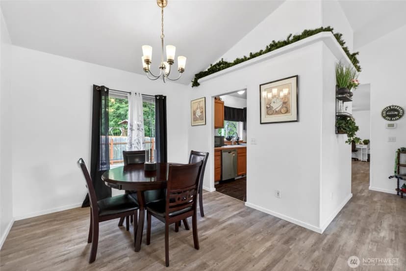 Property photo for 700 Kelsey Lane E, Eatonville photo 10