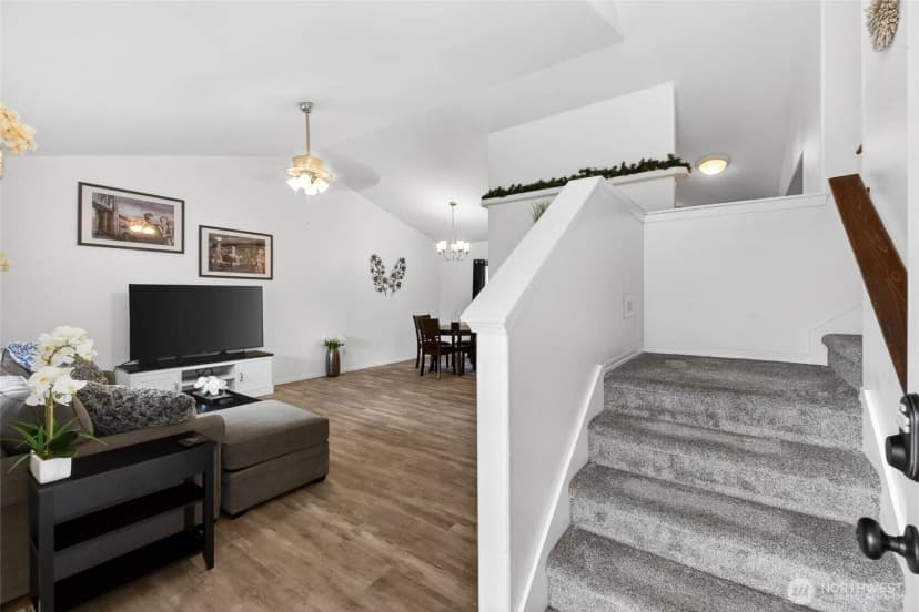 Property photo for 700 Kelsey Lane E, Eatonville photo 5