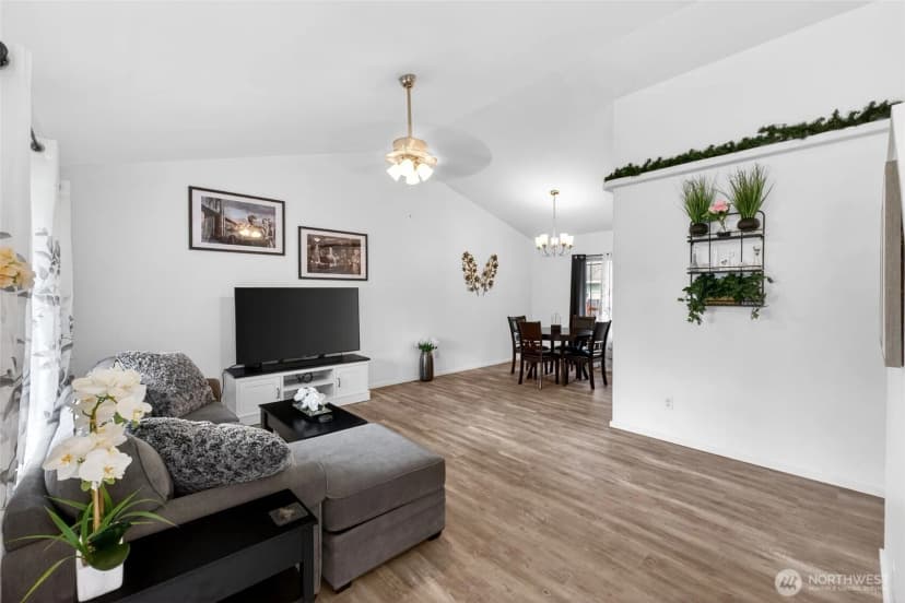 Property photo for 700 Kelsey Lane E, Eatonville photo 6