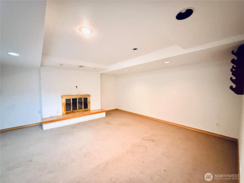 Property photo for 2827 Ocean Beach Highway, Longview photo 21
