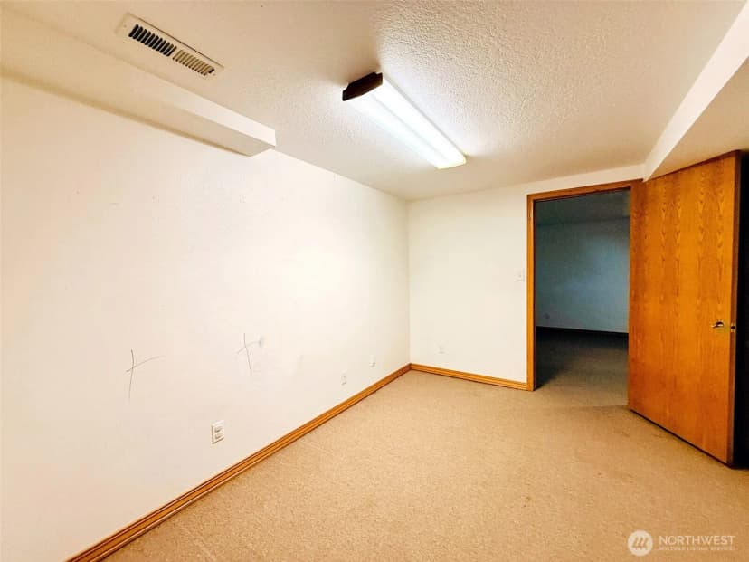 Property photo for 2827 Ocean Beach Highway, Longview photo 27