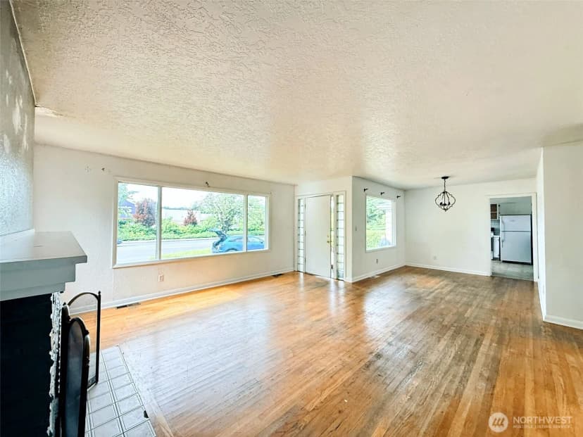 Property photo for 2827 Ocean Beach Highway, Longview photo 4