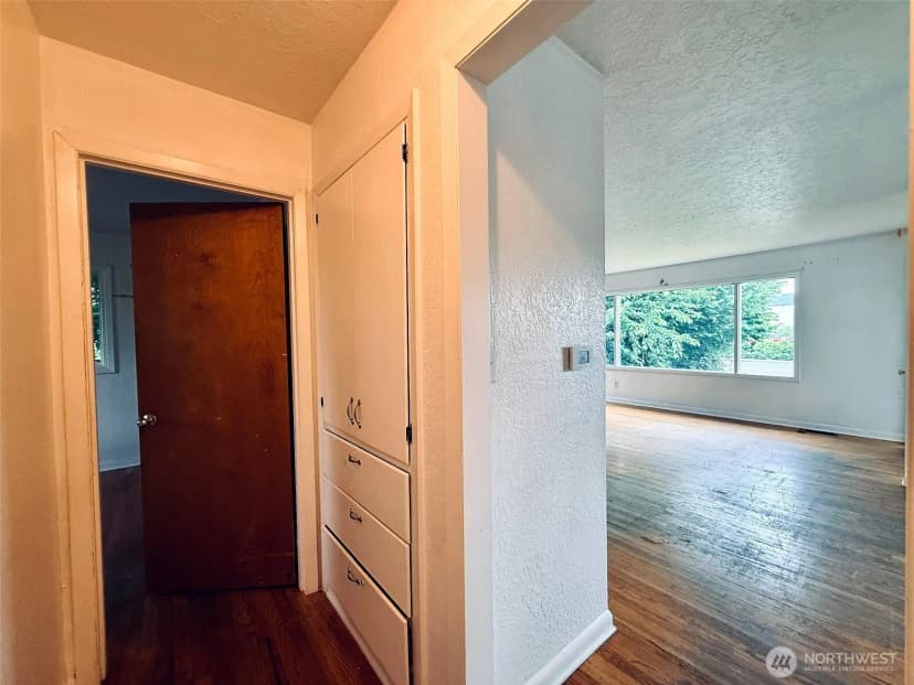 Property photo for 2827 Ocean Beach Highway, Longview photo 18