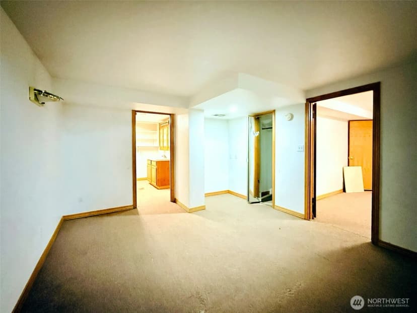 Property photo for 2827 Ocean Beach Highway, Longview photo 28