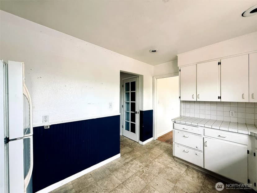Property photo for 2827 Ocean Beach Highway, Longview photo 9