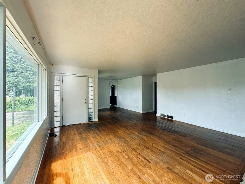 Property photo for 2827 Ocean Beach Highway, Longview photo 5