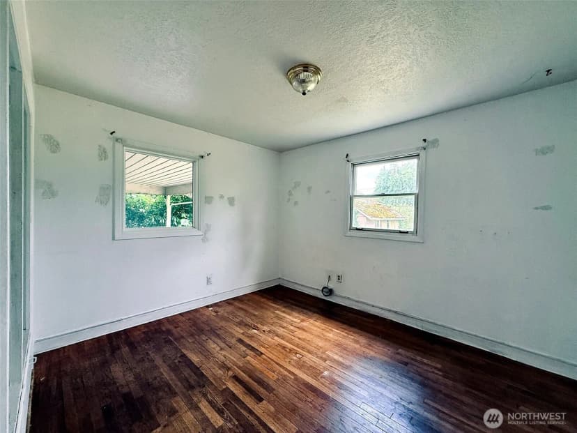Property photo for 2827 Ocean Beach Highway, Longview photo 11