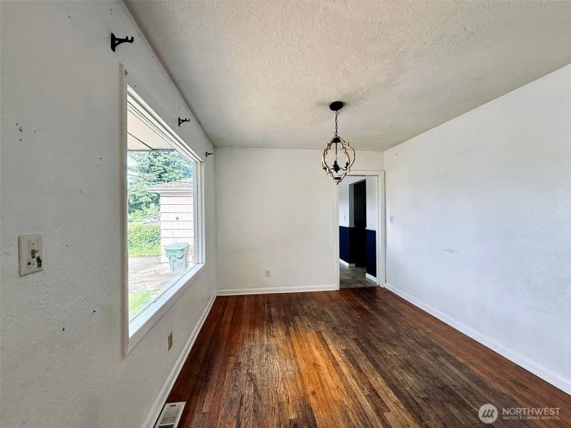 Property photo for 2827 Ocean Beach Highway, Longview photo 6