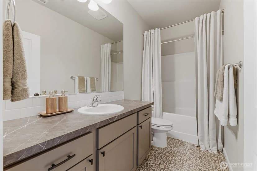 Property photo for 1001 Redmond Avenue, Quincy photo 19
