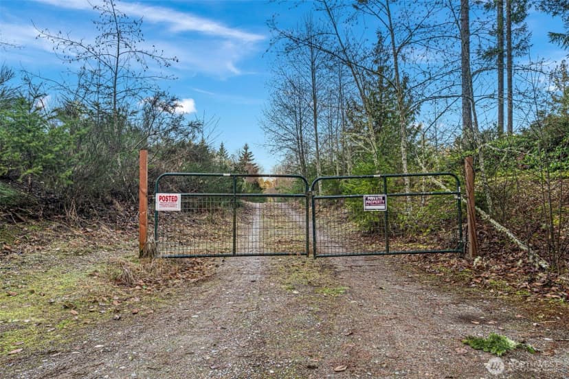 Property photo for 45 Whiteman Road Sw, Lakebay photo 4