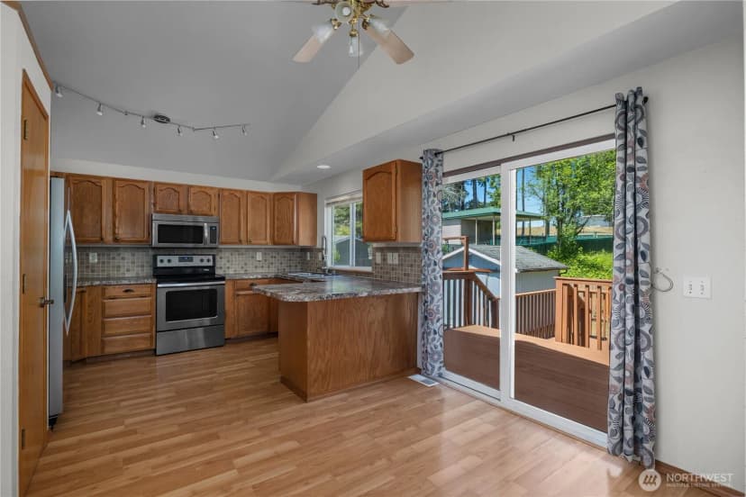 Property photo for 1426 Wingwood Place, Shelton photo 5