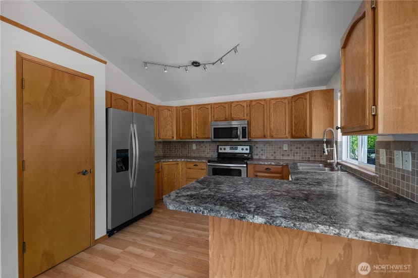 Property photo for 1426 Wingwood Place, Shelton photo 7