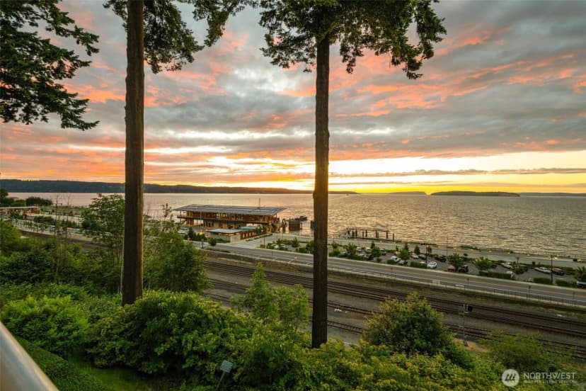 Property photo for 1124 2nd Street, Mukilteo photo 11