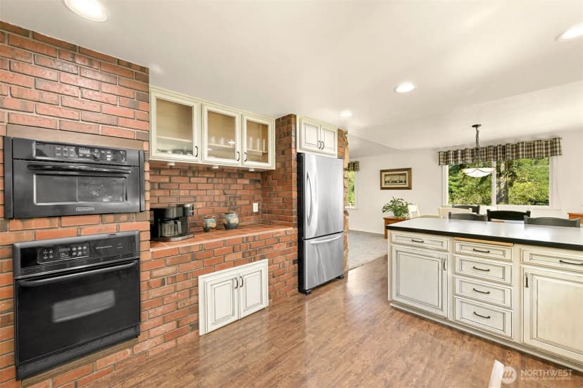 Property photo for 1300 W Axton Road, Ferndale photo 11