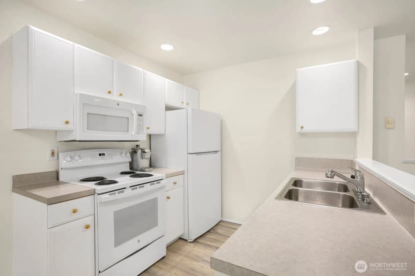 Property photo for 6525 200th Street Sw #101, Lynnwood photo 19