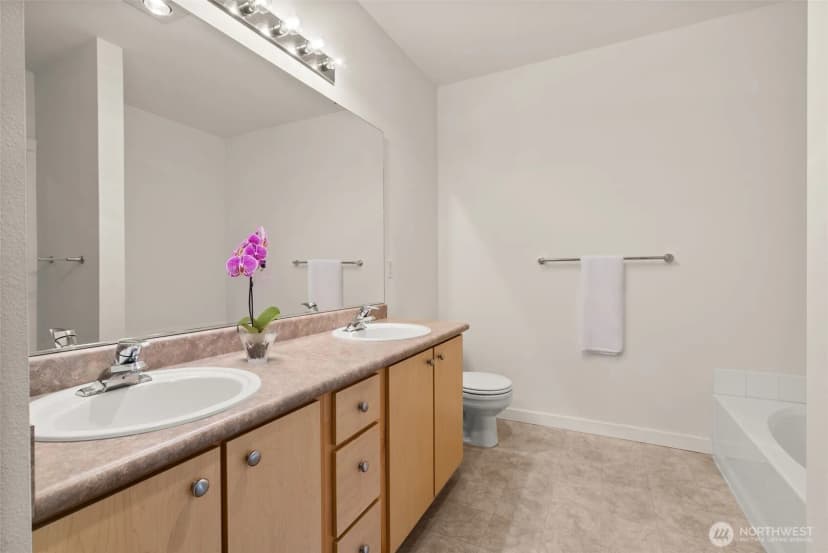 Property photo for 13301 Se 79th Place #c405, Newcastle photo 9