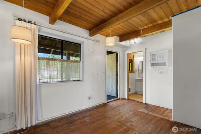 Property photo for 10407 133rd Avenue Se, Rainier photo 4