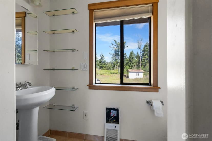 Property photo for 10407 133rd Avenue Se, Rainier photo 15
