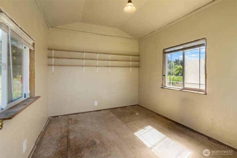 Property photo for 10407 133rd Avenue Se, Rainier photo 27