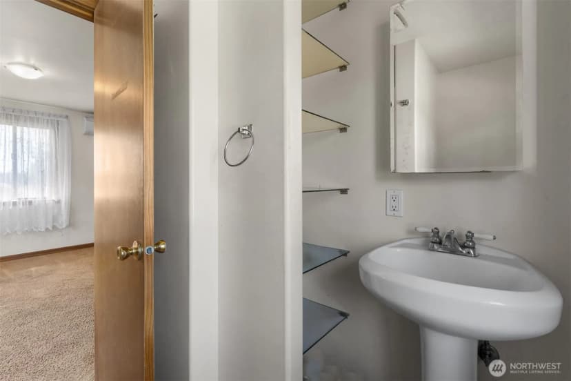 Property photo for 10407 133rd Avenue Se, Rainier photo 16