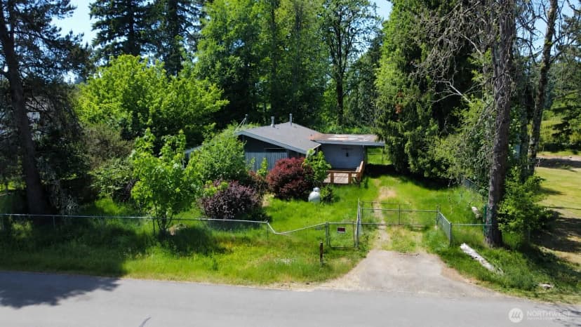 Property photo for 11911 Shoreview Drive Sw, Olympia