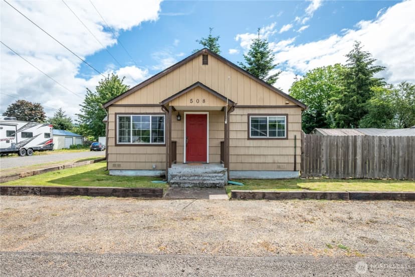 Property photo for 508 4th Avenue Sw, Castle Rock photo 2
