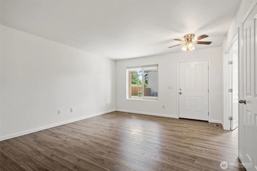 Property photo for 220 Ne Tronson Circle, Bremerton photo 4