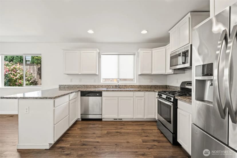 Property photo for 220 Ne Tronson Circle, Bremerton photo 8