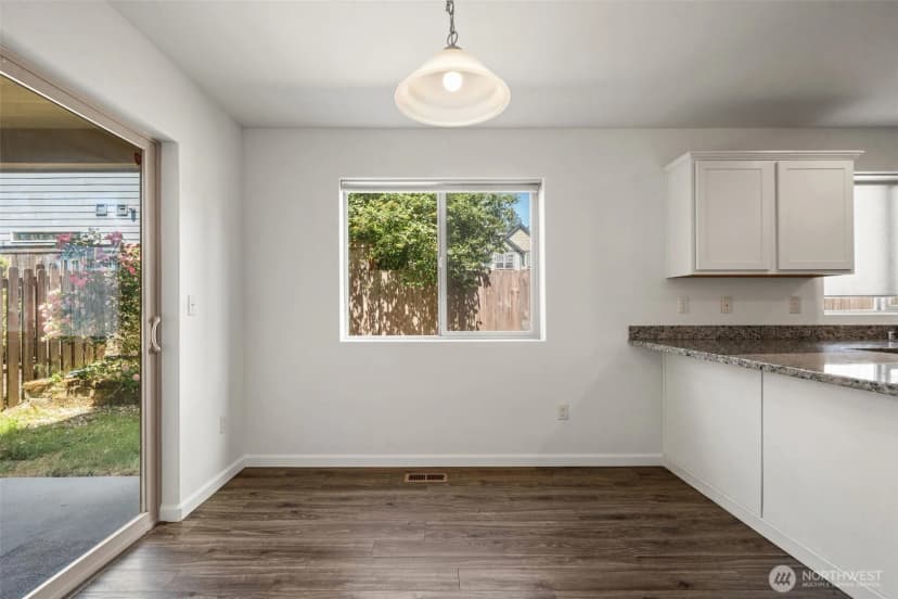 Property photo for 220 Ne Tronson Circle, Bremerton photo 7