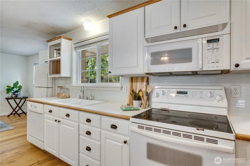 Property photo for 1602 S Winnifred Street, Tacoma photo 13