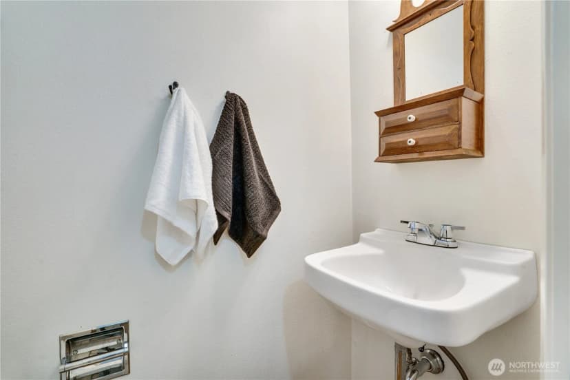 Property photo for 1602 S Winnifred Street, Tacoma photo 23
