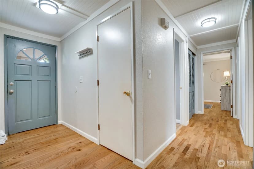 Property photo for 1602 S Winnifred Street, Tacoma photo 4