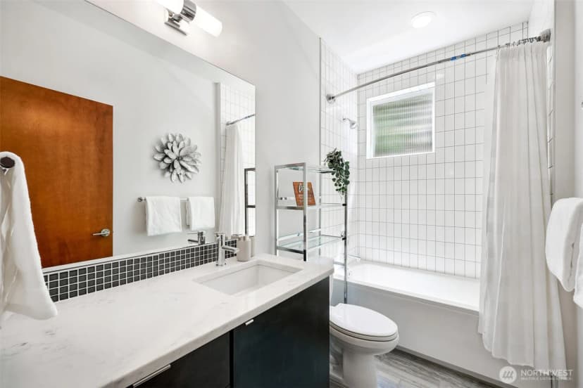 Property photo for 2605 22nd Ave W Unit B #b, Seattle photo 13