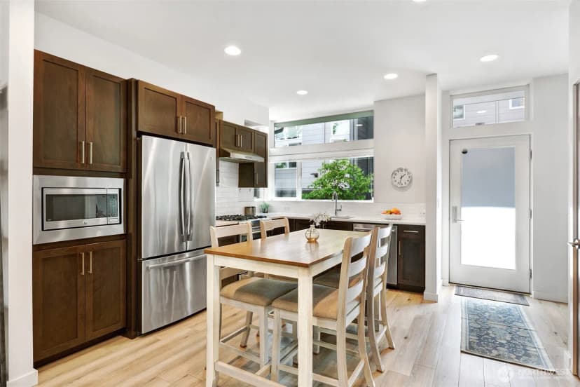 Property photo for 2605 22nd Ave W Unit B #b, Seattle photo 6